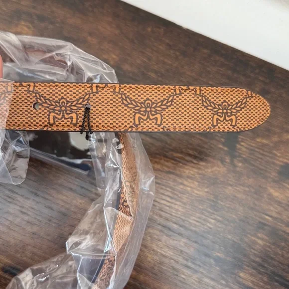 MCM Aren 1” Belt in Laurentos MCM Aren Belt 1” in Lauretos | REVERSIBLE main image 3